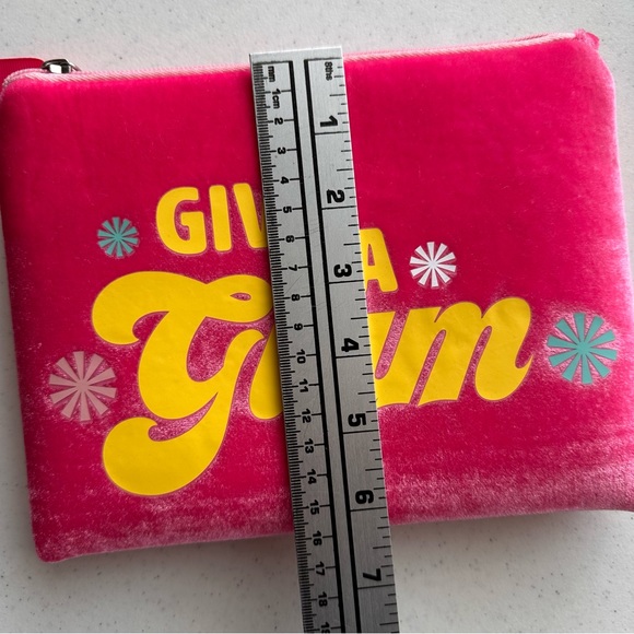 Benefit Give A Glam Makeup Travel Bag NEW! - Picture 5 of 9